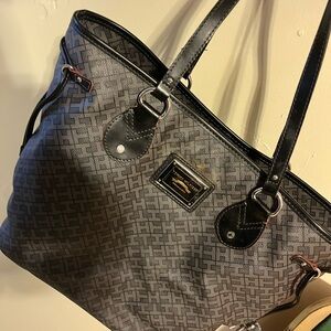 Elegant Black and Gray Tote with Textured Pattern